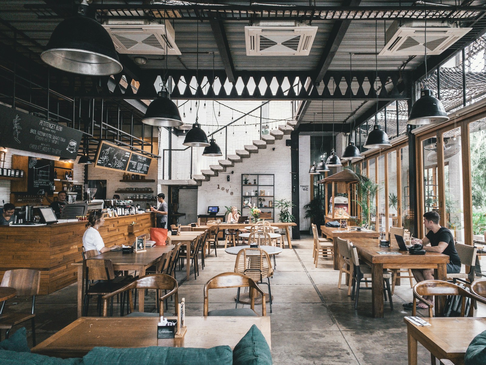 How to Create Cinematic Restaurant Videos