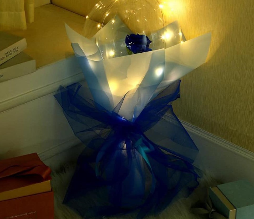 Valentine Special Premium Balloon With Lightning Flower